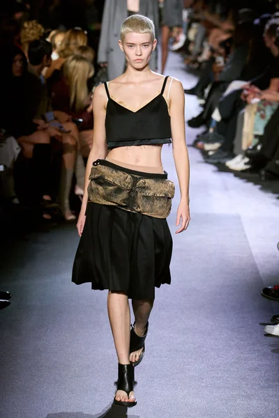 Look 15